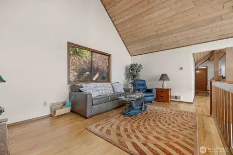 Living - 14 S Beach Dr #H, Everett, WA 98206 photo 3 of 3