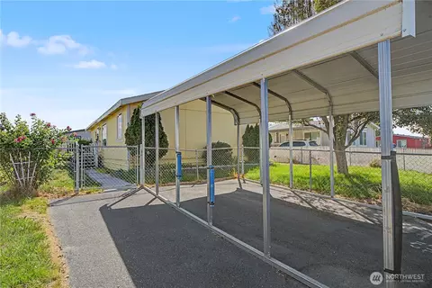 3211 W Wapato Dr #56, Moses Lake, WA 98837