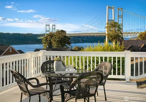 1226 N Sunset Dr, Tacoma, WA 98406
