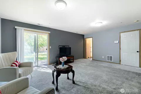 Living - 620 90th St SW, Everett, WA 98204 photo 3 of 3