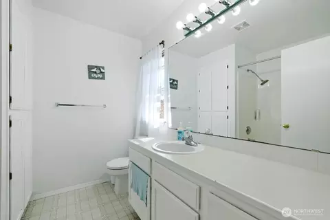 Bath - 620 90th St SW, Everett, WA 98204 photo 2 of 2