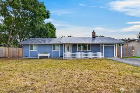 854 SW Heller St, Oak Harbor, WA 98277