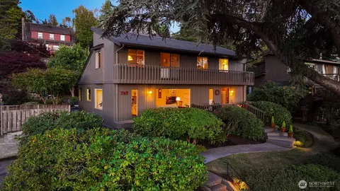 703 15th St, Bellingham, WA 98225