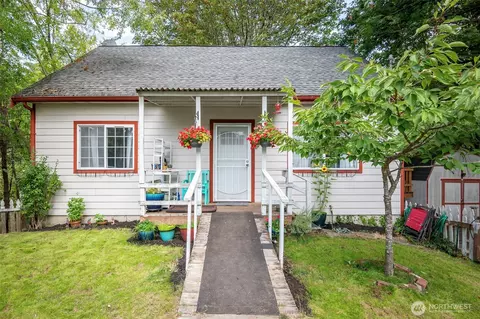 817 Kendall St, Port Orchard, WA 98366
