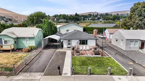 145 NW F St, Ephrata, WA 98823