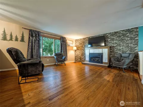 30443 3rd Ave S, Federal Way, WA 98003