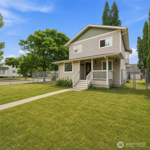 702 5th Ave NW, Puyallup, WA 98371