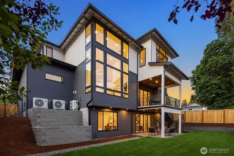 16039 NE 3rd St, Bellevue, WA 98008
