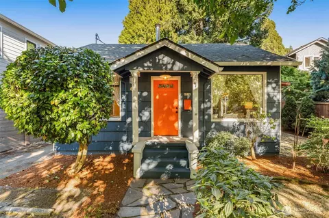 6516 41st Ave SW, Seattle, WA 98136