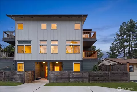 18309 11th Ave NE #B, Shoreline, WA 98155