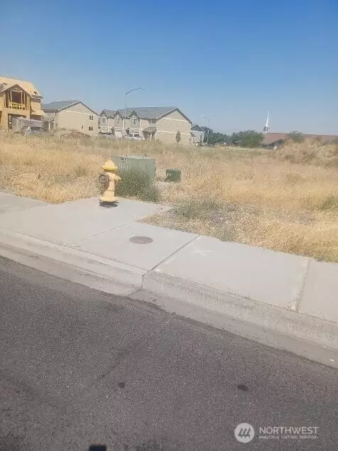 801 N Ted Yao Way, Moses Lake, WA 98837