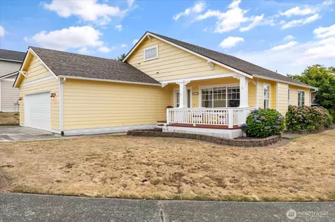 2177 SW Sunnyside Ave, Oak Harbor, WA 98277