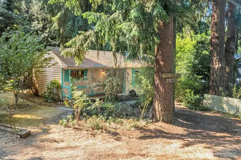 15825 76th Pl NE, Kenmore, WA 98028
