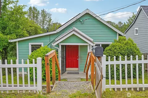 3319 E Grandview Ave, Tacoma, WA 98404
