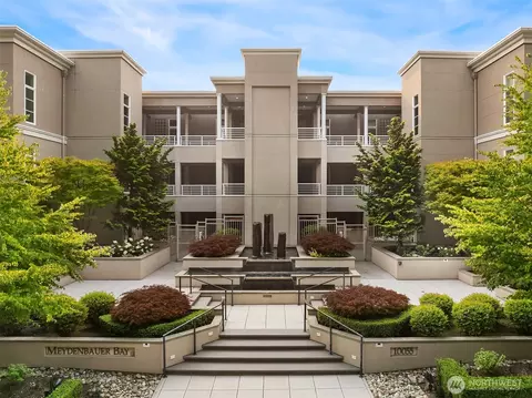 10055 Meydenbauer Way SE #4, Bellevue, WA 98004