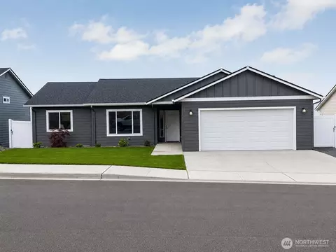 1484 6th St SE, East Wenatchee, WA 98802