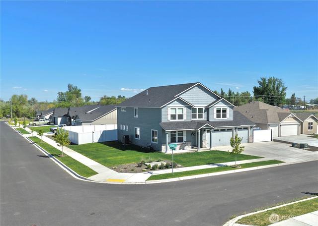 519 N Lessor Loop, Moses Lake, WA 98837