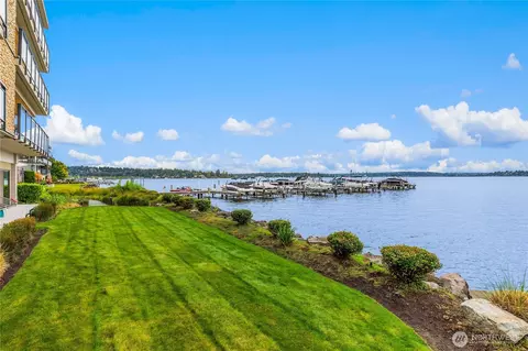 6401 Lake Washington Blvd NE #307, Kirkland, WA 98033