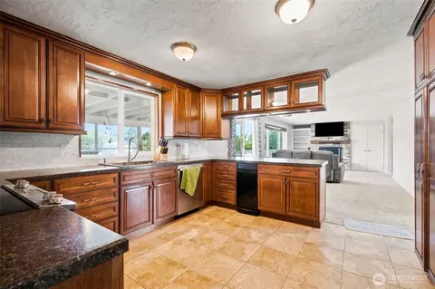 Kitchen - 361 E Anderson Rd, Sequim, WA 98382 photo 1 of 4