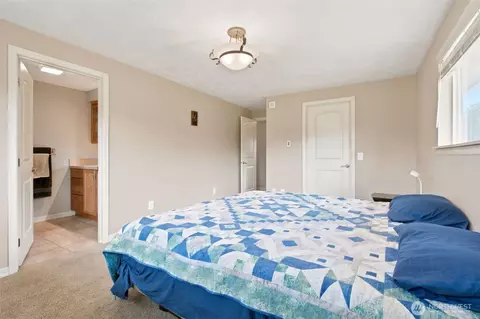 Bedroom - 361 E Anderson Rd, Sequim, WA 98382 photo 1 of 5