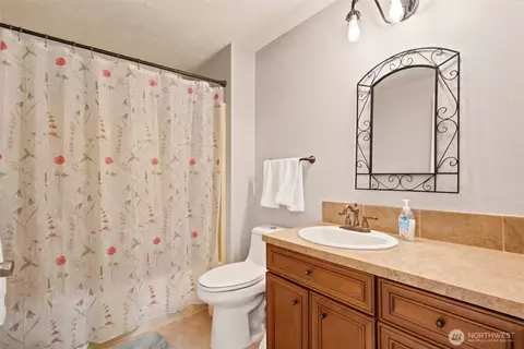 Bath - 361 E Anderson Rd, Sequim, WA 98382 photo 3 of 3