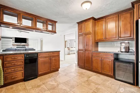 Kitchen - 361 E Anderson Rd, Sequim, WA 98382 photo 2 of 4