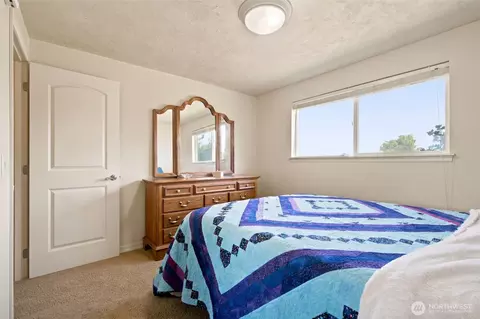Bedroom - 361 E Anderson Rd, Sequim, WA 98382 photo 4 of 5
