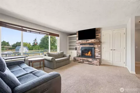 Living - 361 E Anderson Rd, Sequim, WA 98382 photo 2 of 5