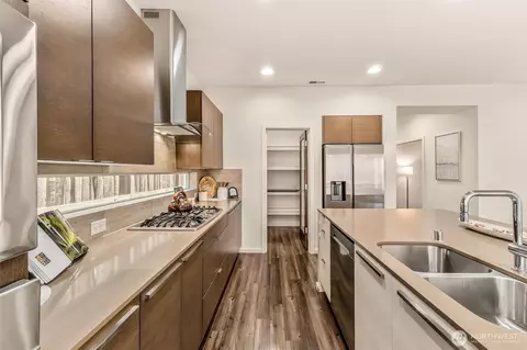 Kitchen - 4033 168th Pl SE, Bothell, WA 98012 photo 4 of 6