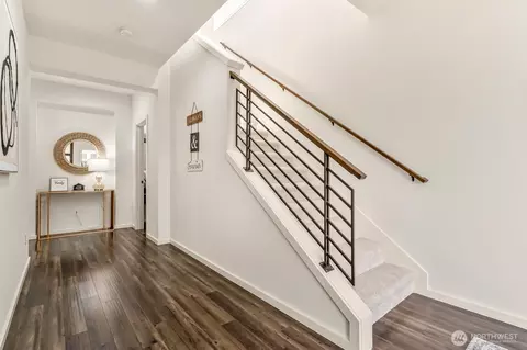 Entry Way - 4033 168th Pl SE, Bothell, WA 98012 photo 3 of 4