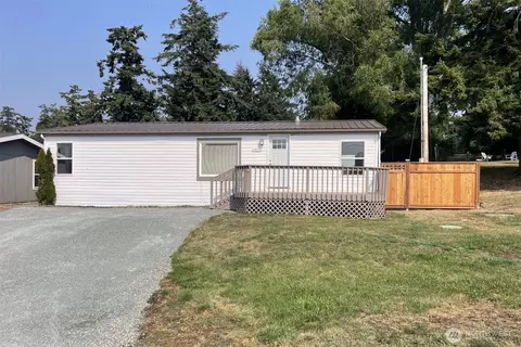 1012 Shawn Ave, Oak Harbor, WA 98277
