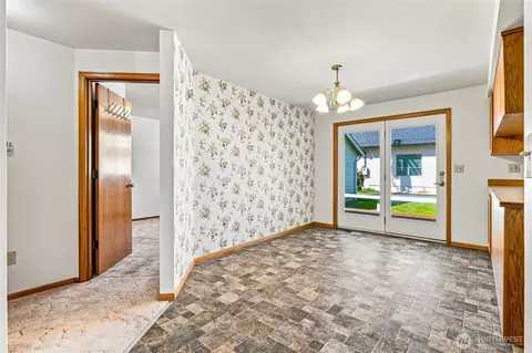Entry Way - 112 W 2nd St #A, Everson, WA 98247 photo 1 of 1