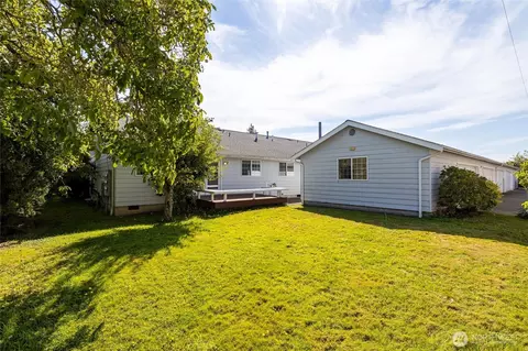 Exterior - 112 W 2nd St #A, Everson, WA 98247 photo 7 of 8