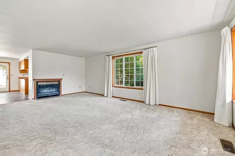 Living - 112 W 2nd St #A, Everson, WA 98247 photo 3 of 7