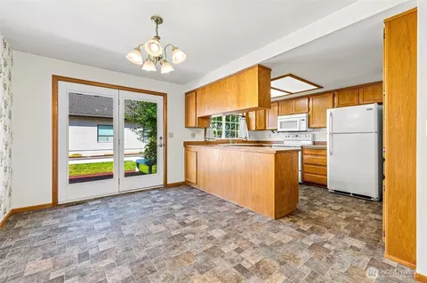 Kitchen - 112 W 2nd St #A, Everson, WA 98247 photo 2 of 5