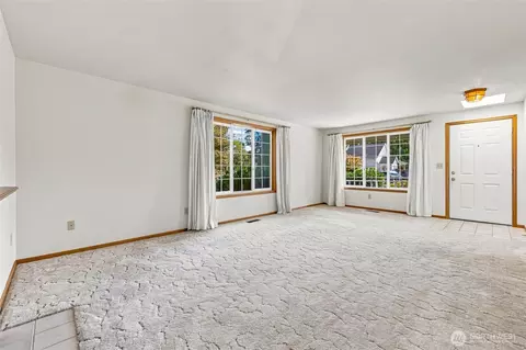 Living - 112 W 2nd St #A, Everson, WA 98247 photo 2 of 7