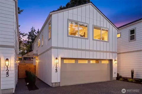 123 N 136th St, Seattle, WA 98133