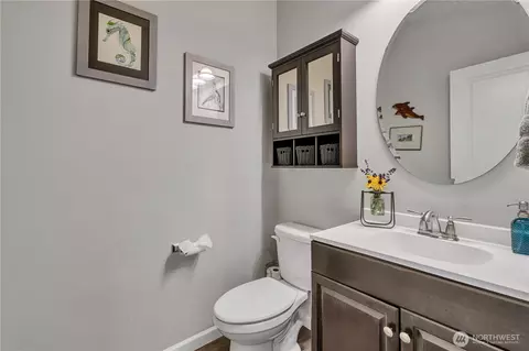 Bath - 963 Bondgard Ave, Enumclaw, WA 98022 photo 1 of 4