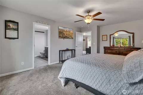Bedroom - 963 Bondgard Ave, Enumclaw, WA 98022 photo 2 of 4