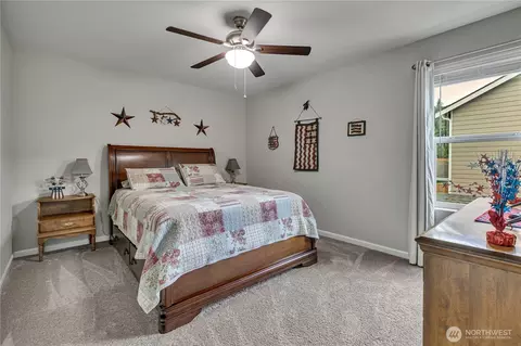 Bedroom - 963 Bondgard Ave, Enumclaw, WA 98022 photo 3 of 4