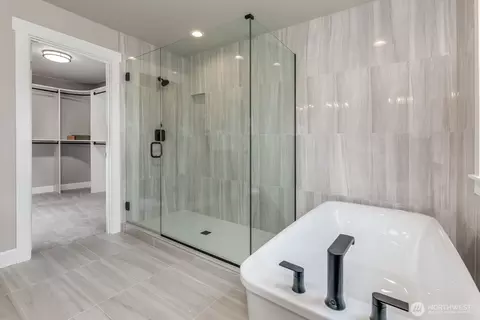 Bath - 20309 94th Dr NE, Bothell, WA 98011 photo 3 of 5