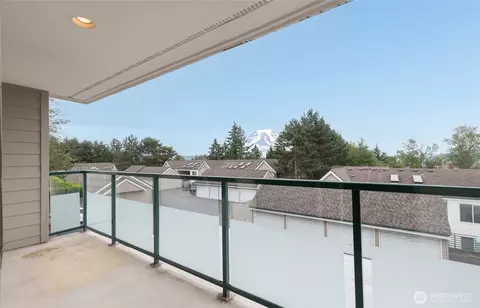 15315 Sunwood Blvd #A202, Tukwila, WA 98188