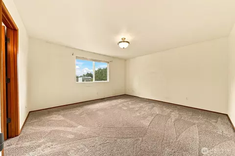 Bedroom - 3060 Link Ave, Enumclaw, WA 98022 photo 2 of 5