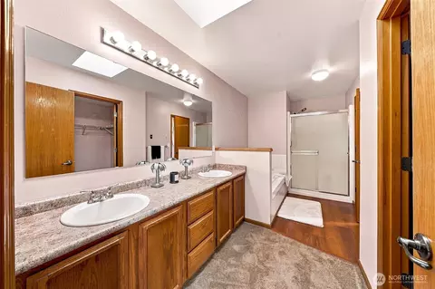 Bath - 3060 Link Ave, Enumclaw, WA 98022 photo 2 of 4