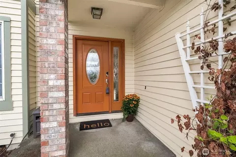 Entry Way - 3060 Link Ave, Enumclaw, WA 98022 photo 1 of 2