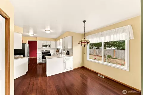 Kitchen - 3060 Link Ave, Enumclaw, WA 98022 photo 3 of 3