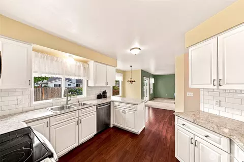 Kitchen - 3060 Link Ave, Enumclaw, WA 98022 photo 1 of 3
