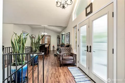 Entry Way - 1663 E State Route 4, Cathlamet, WA 98612 photo 1 of 1