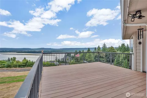 Exterior - 1663 E State Route 4, Cathlamet, WA 98612 photo 4 of 7