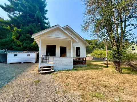 714 S Valley St, Port Angeles, WA 98362
